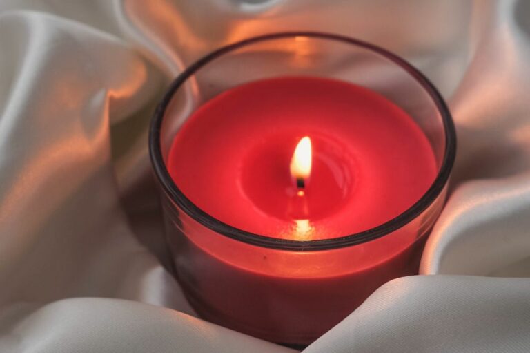 14 Spiritual Meanings of Red Candle