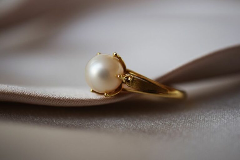 10 Spiritual Meanings of Pearl (Symbolism)