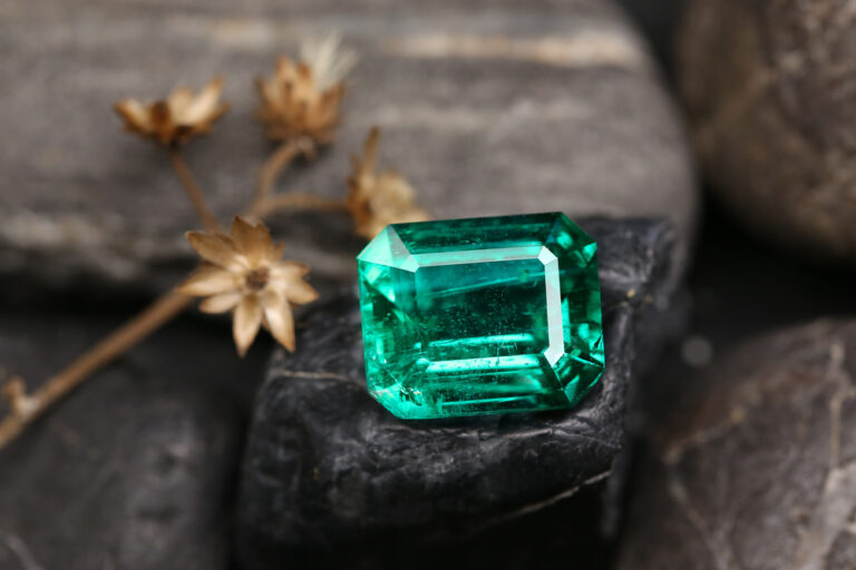 11 Spiritual Meanings of Emerald